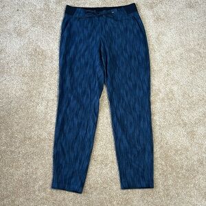 Athleta Stride Midtown Athletic Ankle Pants Blue Striped Womens Size 6